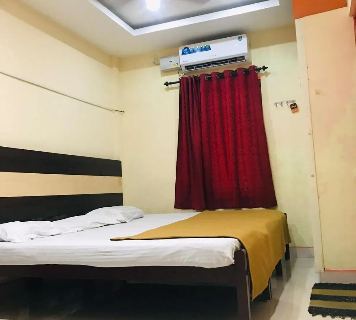 Hotel Crown Palace Tourist Home Kochi