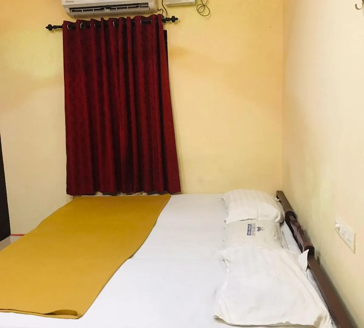 Crown Palace Tourist Home Kochi 0*,  Indien